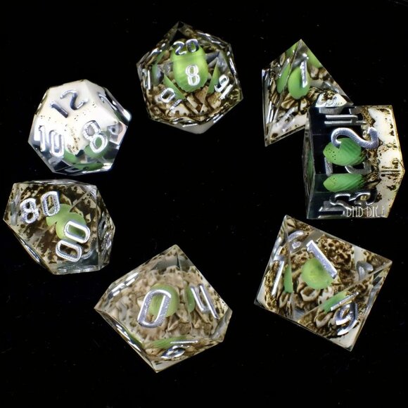 DND Dice Set - Dragon's Nest - 7 Handmade Resin Dice - RETIRED - Fantasy RPG - Picture 4 of 4